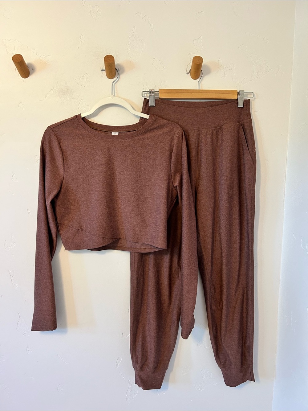 Old Navy Active Cloud+ Brown Workout Set Sz S/M Crop Top and HR Joggers